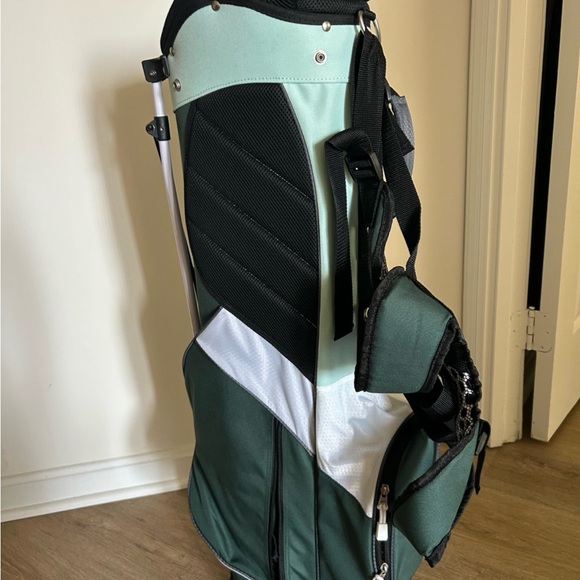 Wilson Green and White Golf Bag - Picture 3 of 6